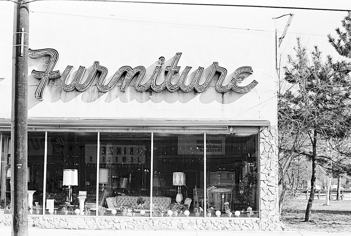 Bay Shore, NY - Fayil:75 Furniture store, Bay Shore, NY 1979.jpg - Wikipedia