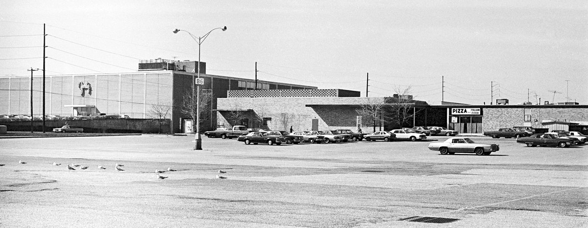 Bay Shore, NY - File:80 Gardiner Manor Mall, Sunrise Highway, Bay Shore NY, 1979.jpg -  Wikimedi