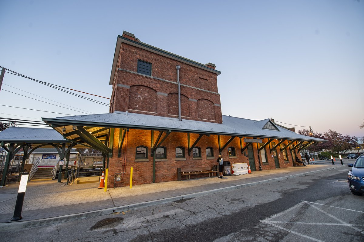 Farmingdale, NY - Farmingdale station - Wikipedia