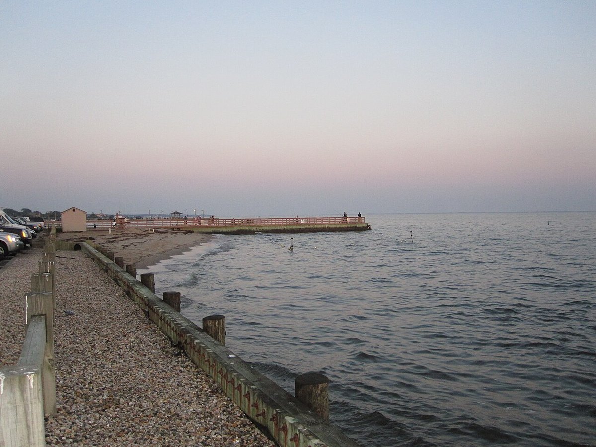 Patchogue, NY - File:Sandspit Beach Sept-2009.JPG - Wikimedia Commons